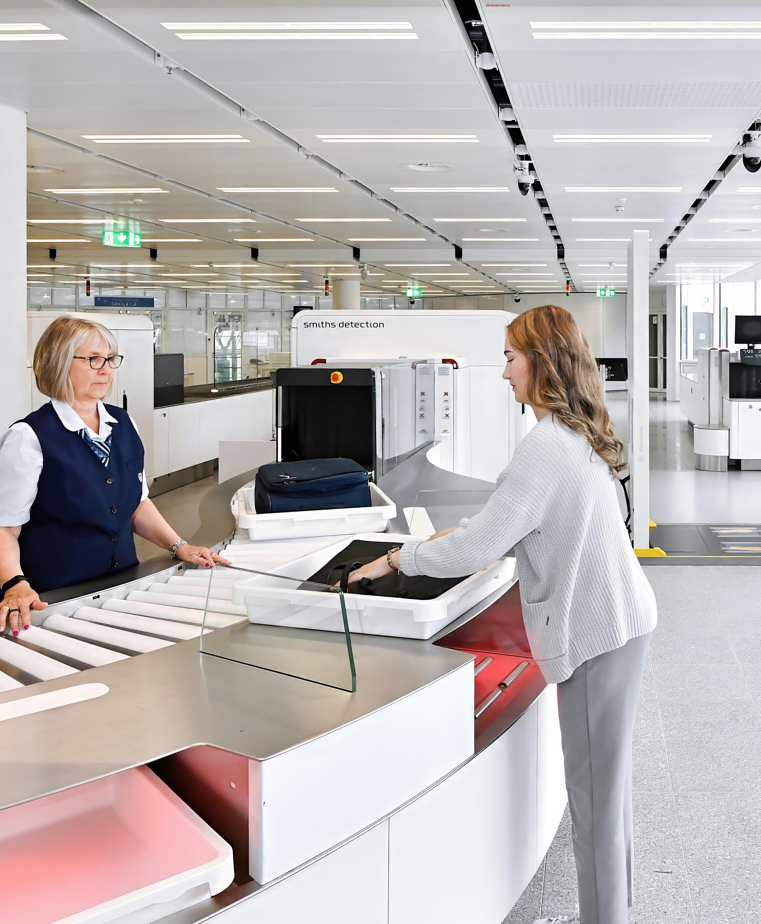 Fifteen new control lanes in Terminal 2 offer more comfort for passengers, stand for the highest security standards and improve the efficiency of processes.